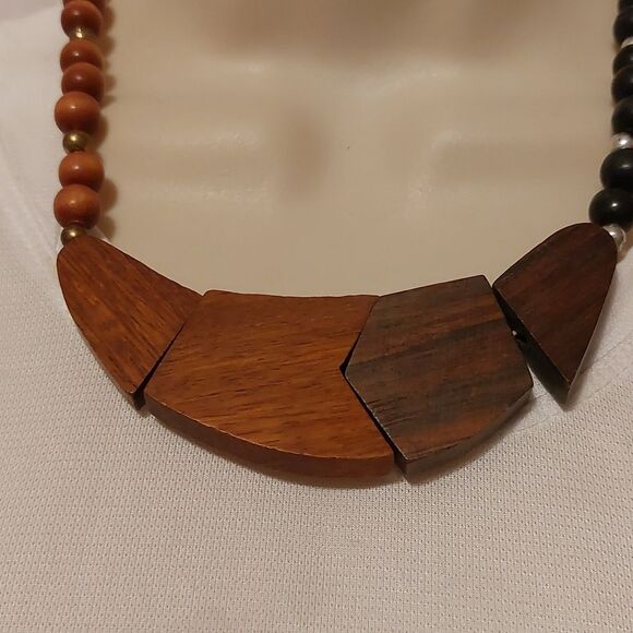 Colorblock Wood Beads Statement Necklace - Picture 4 of 5